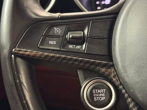 Used 2019 Alfa Romeo Giulia Ti AWD/4WD image 19
