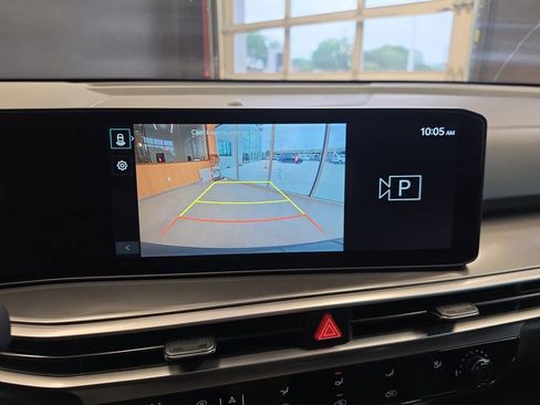 Certified 2025 Kia Sorento LX FWD image 26