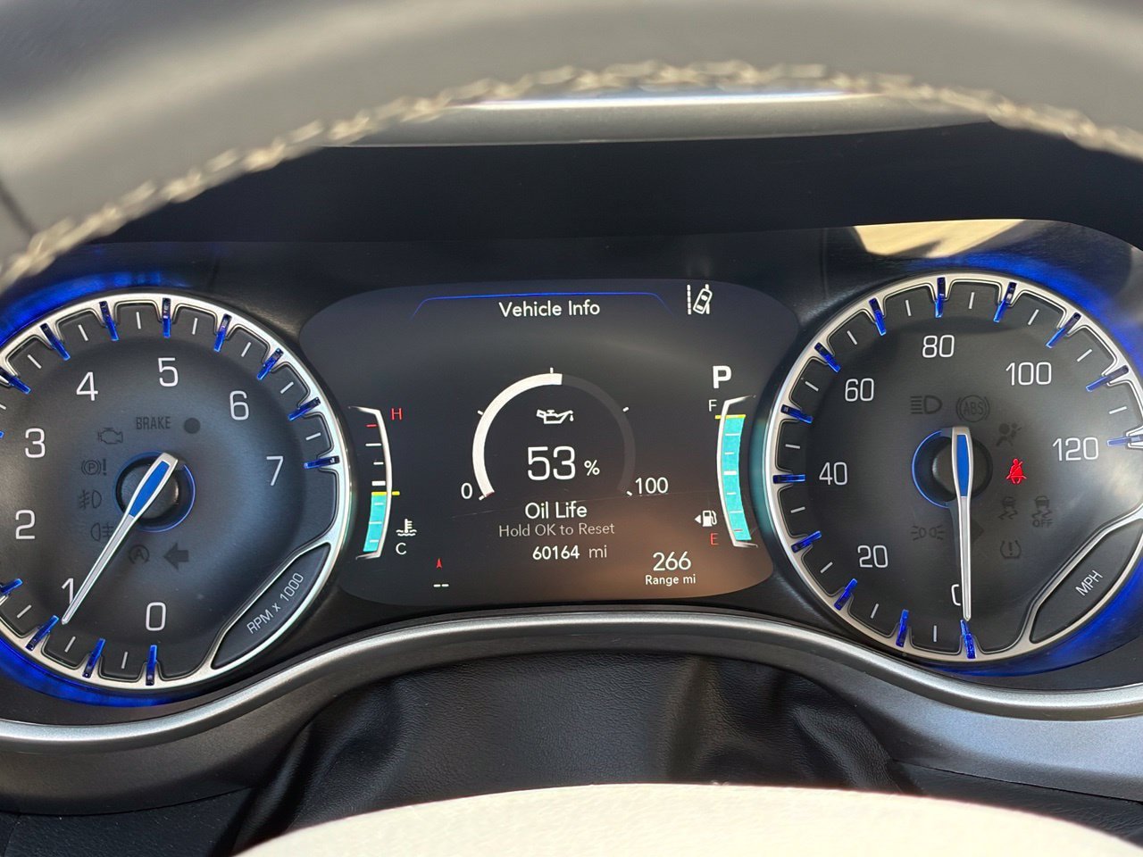 Used 2024 Chrysler Pacifica Touring-L FWD image 11