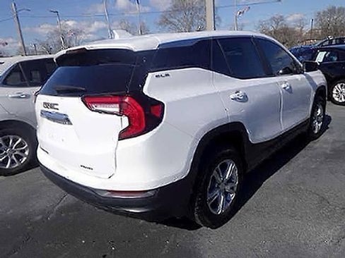 Used 2022 GMC Terrain SLE w/ Fleet Convenience Package AWD/4WD image 5