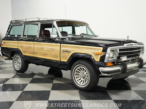 Used 1988 Jeep Grand Wagoneer image 16