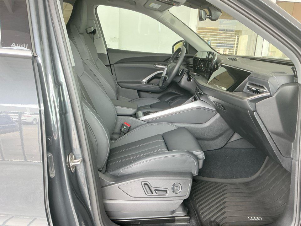 Certified 2025 Audi Q5 Premium w/ Premium Plus AWD/4WD image 32