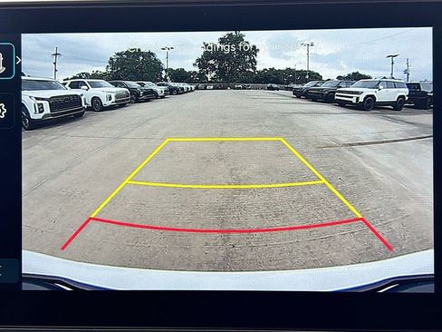 Certified 2025 Hyundai Tucson SE image 13