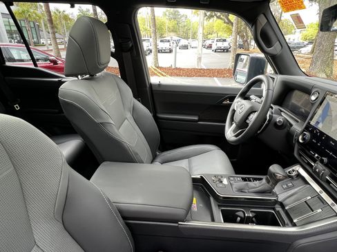 Certified 2025 Lexus GX 550 w/ Accessory Package (2T) image 48