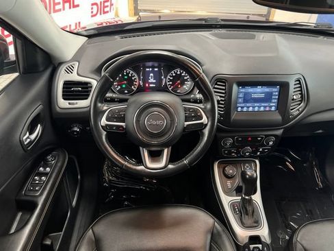 Used 2020 Jeep Compass Latitude w/ Cold Weather Group AWD/4WD image 30
