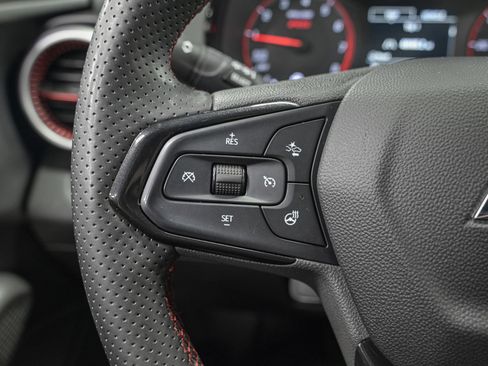Used 2024 Chevrolet Trax RS w/ Driver Confidence Package FWD image 20