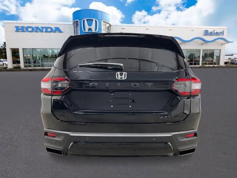 New 2026 Honda Pilot Black Edition image 4
