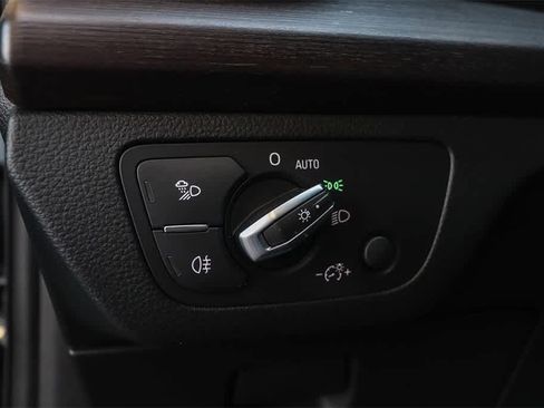 Used 2022 Audi Q5 2.0T Premium w/ Convenience Package image 23