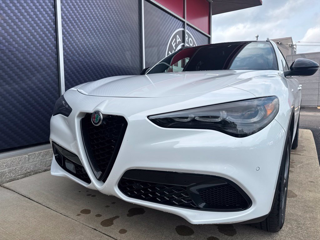 New 2026 Alfa Romeo Stelvio Sprint AWD/4WD image 18