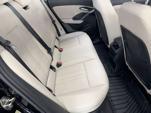 Used 2025 Audi Q6 e-tron Premium w/ Convenience Package image 29