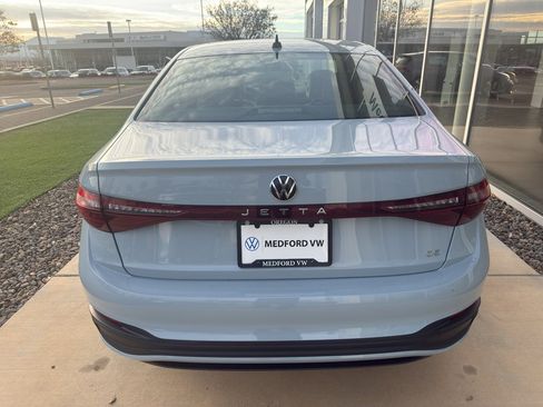 New 2026 Volkswagen Jetta SE image 5