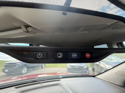 Used 2014 GMC Acadia SLE FWD image 18