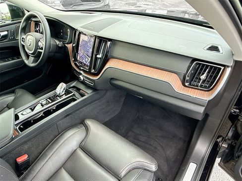 Used 2023 Volvo XC60 B6 Ultimate image 34