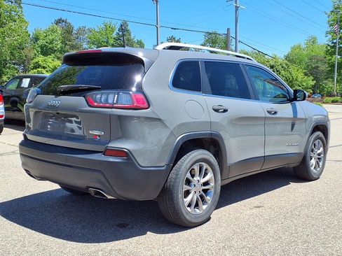 Used 2019 Jeep Cherokee Latitude Plus w/ Cold Weather Group AWD/4WD image 4