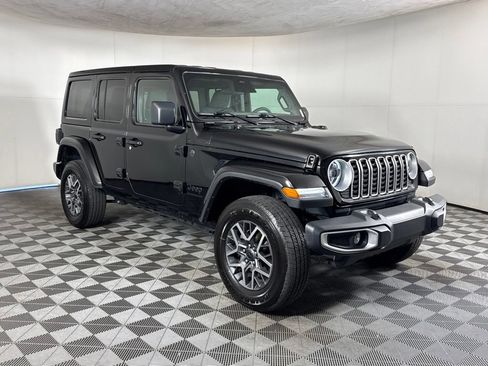Certified 2025 Jeep Wrangler Unlimited Sahara AWD/4WD image 3