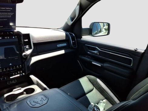 Used 2023 RAM 1500 Laramie AWD/4WD image 13