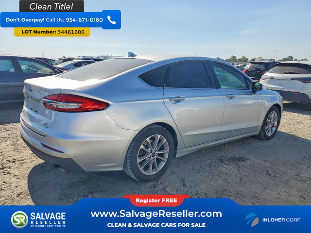 Used 2019 Ford Fusion SE FWD image 4