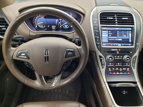 Used 2016 Lincoln MKX Reserve w/ Climate Package FWD image 22