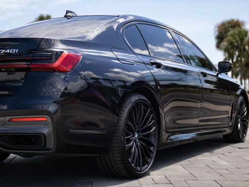 Used 2020 BMW 740i w/ M Sport Package RWD image 14