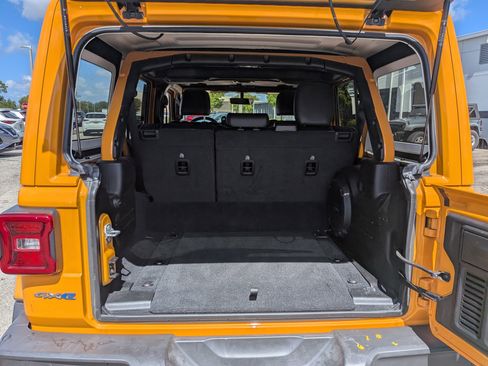 Used 2021 Jeep Wrangler Unlimited Sahara w/ Safety Group AWD/4WD image 13