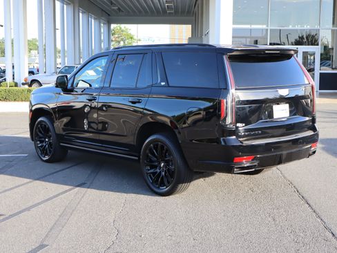 Used 2024 Cadillac Escalade Sport w/ LPO, ONYX Package AWD/4WD image 8
