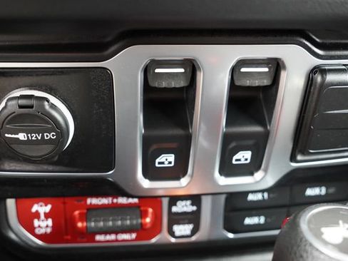 Used 2024 Jeep Wrangler Rubicon w/ Convenience Group AWD/4WD image 26