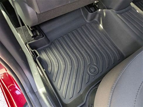 Used 2024 Kia Niro LX image 32