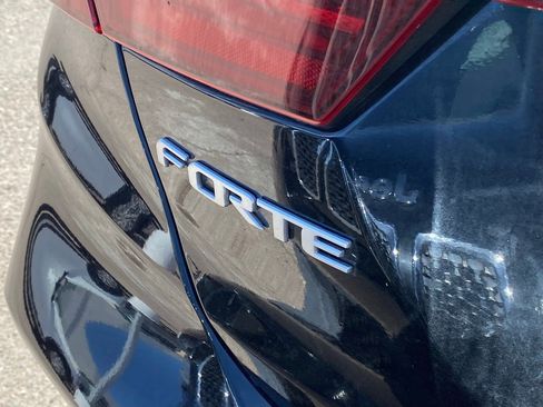 Certified 2024 Kia Forte GT-Line image 9