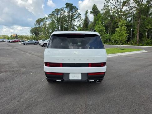Used 2025 Hyundai Santa Fe SEL FWD image 4