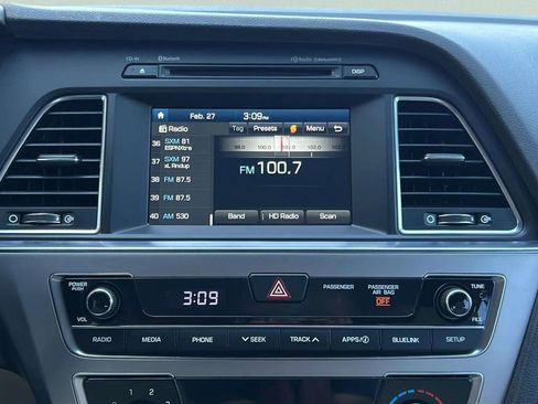 Used 2017 Hyundai Sonata SE FWD image 25