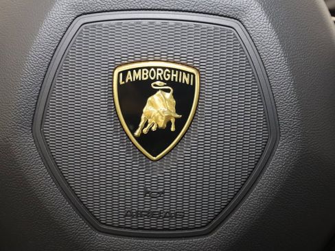 Used 2022 Lamborghini Huracan EVO image 54