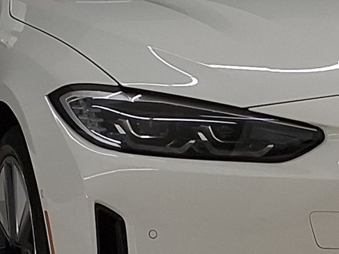 Certified 2023 BMW i4 eDrive35 image 9