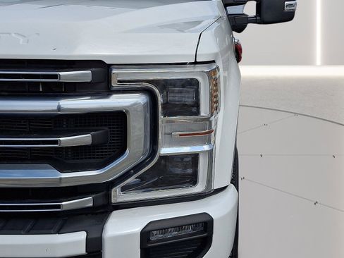 Used 2021 Ford F250 Platinum image 9