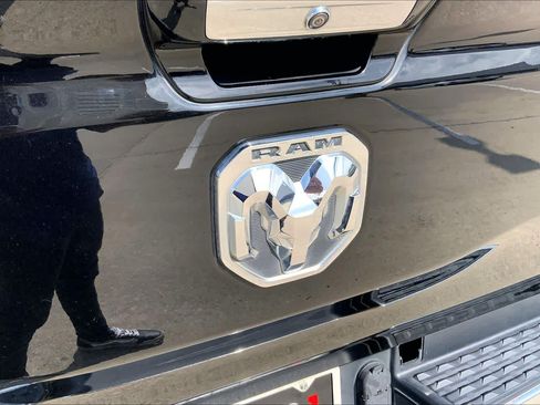 Used 2019 RAM 1500 Big Horn RWD image 10