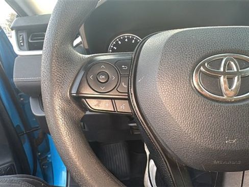Used 2019 Toyota RAV4 LE image 16