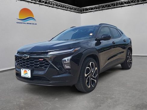 Used 2024 Chevrolet Trax RS w/ Sunroof Package FWD image 1
