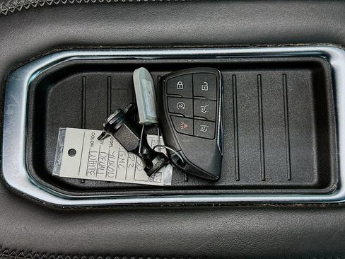 Used 2023 GMC Yukon Denali w/ LPO, Floor Liner Package AWD/4WD image 35