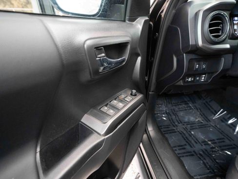 Used 2023 Toyota Tacoma TRD Sport w/ Advanced Technology Package image 7