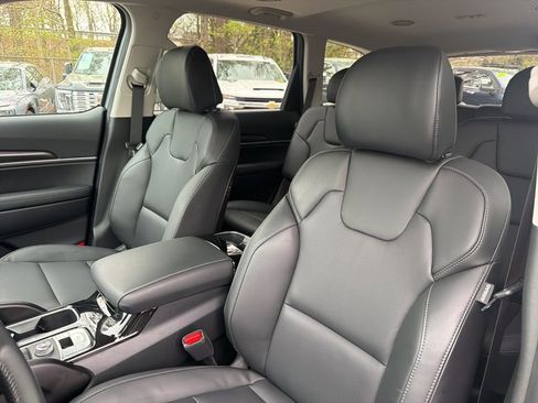 Certified 2025 Kia Telluride S FWD image 21