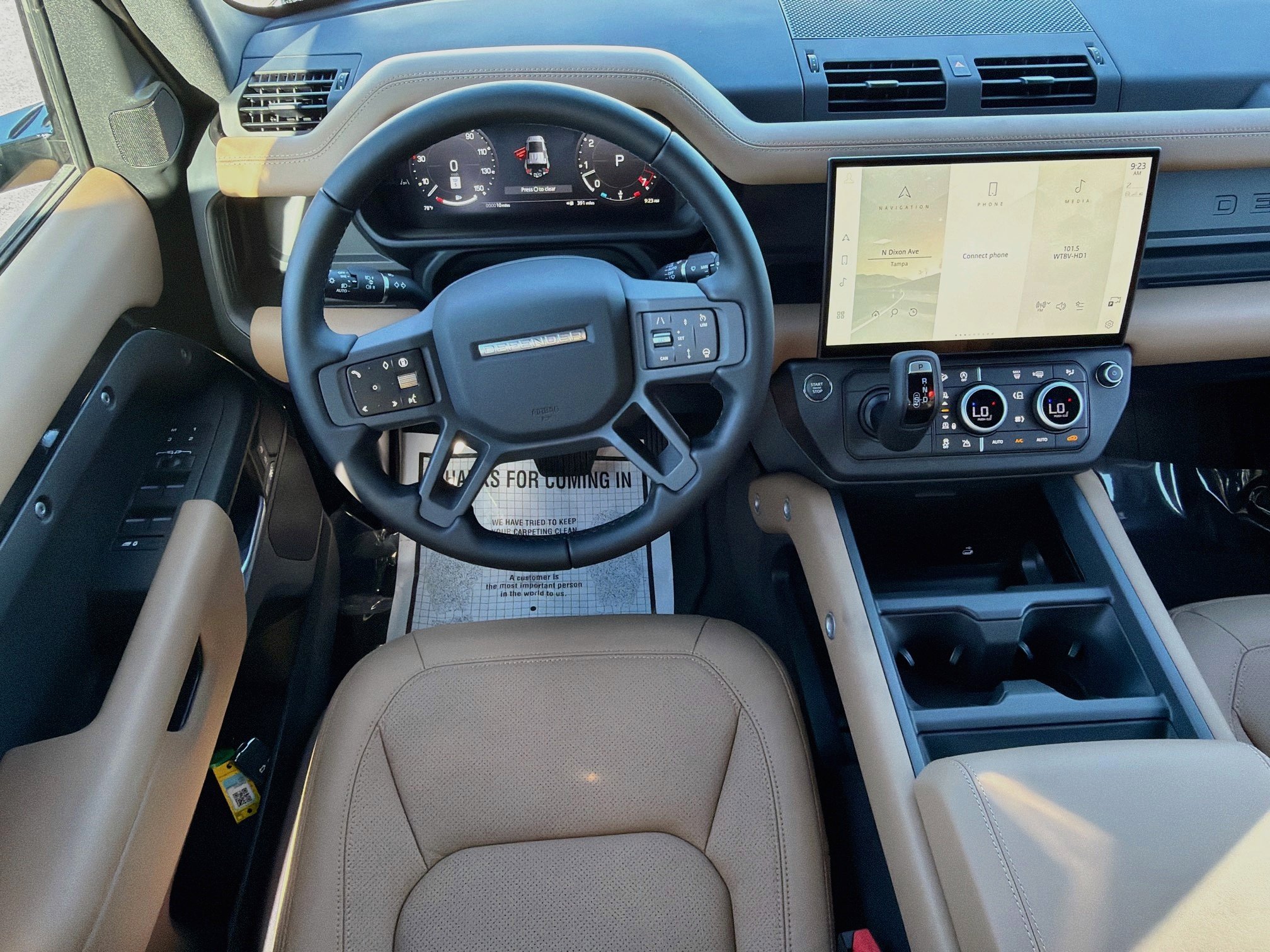 New 2026 Land Rover Defender 110 X-Dynamic SE AWD/4WD image 16
