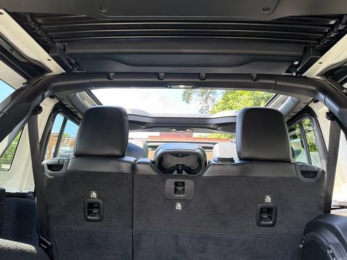 Used 2019 Jeep Wrangler Unlimited Rubicon AWD/4WD image 8