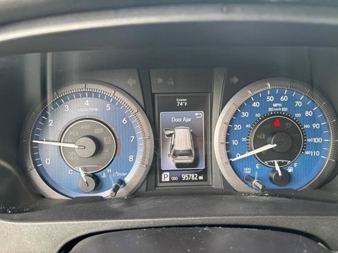 Used 2019 Toyota Sienna LE image 12