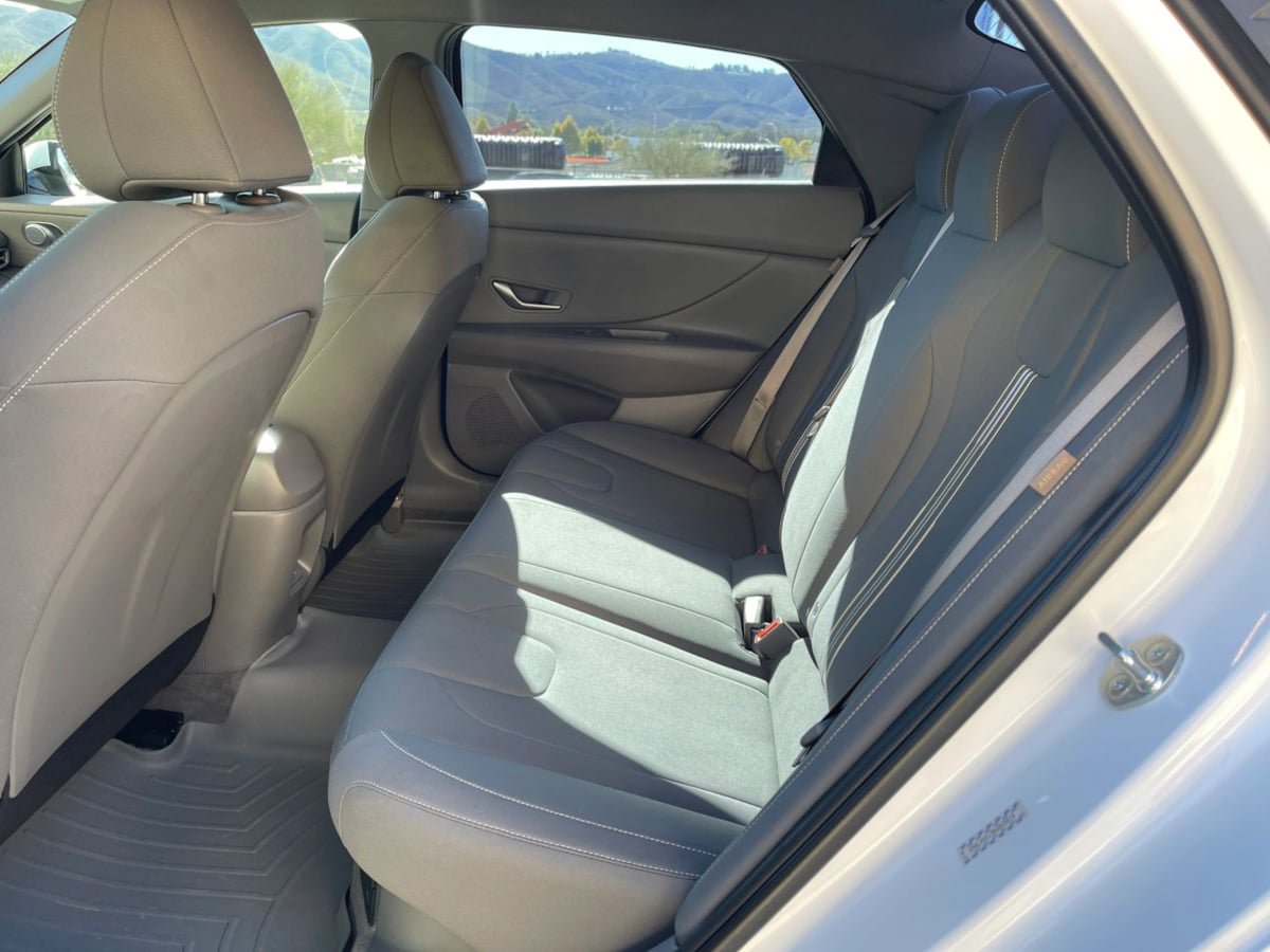 Used 2024 Hyundai Elantra Blue FWD image 20