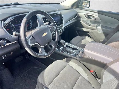 Used 2021 Chevrolet Traverse LT image 9