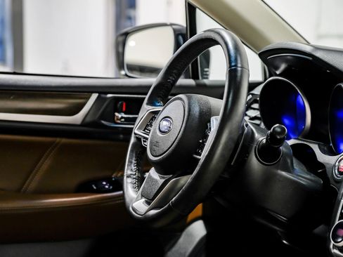 Used 2018 Subaru Outback 2.5i Touring w/ Popular Package #3 image 17