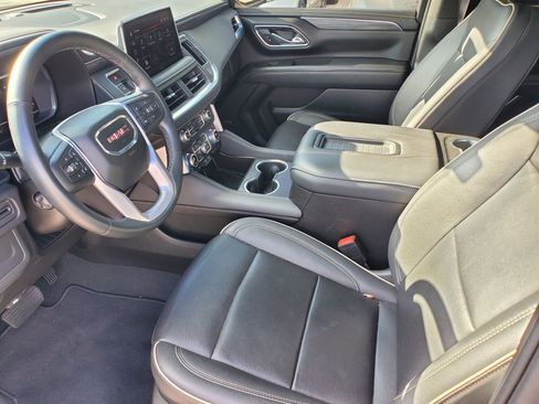 Used 2023 GMC Yukon SLT w/ SLT Premium Package image 20