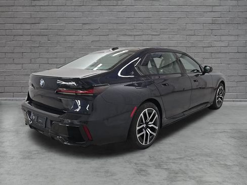 Used 2024 BMW i7 xDrive60 w/ Executive Package AWD/4WD image 4