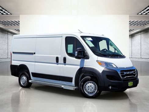 Used 2025 RAM ProMaster 2500 w/ U-Haul Equipment Group FWD image 2