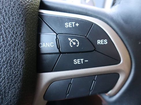 Used 2014 Jeep Grand Cherokee Laredo w/ Quick Order Package 23E AWD/4WD image 30