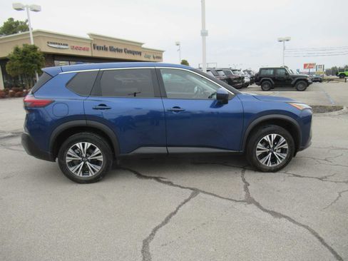 Used 2023 Nissan Rogue SV image 9